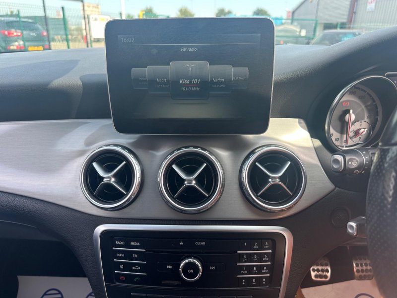 MERCEDES-BENZ GLA CLASS