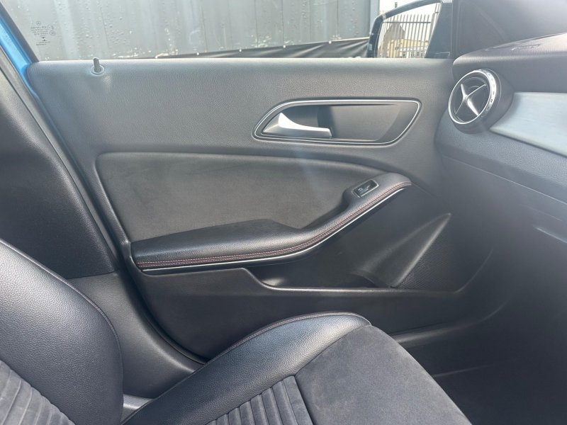 MERCEDES-BENZ GLA CLASS