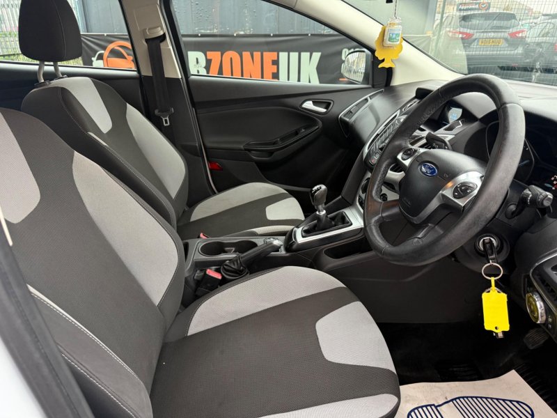 FORD FOCUS