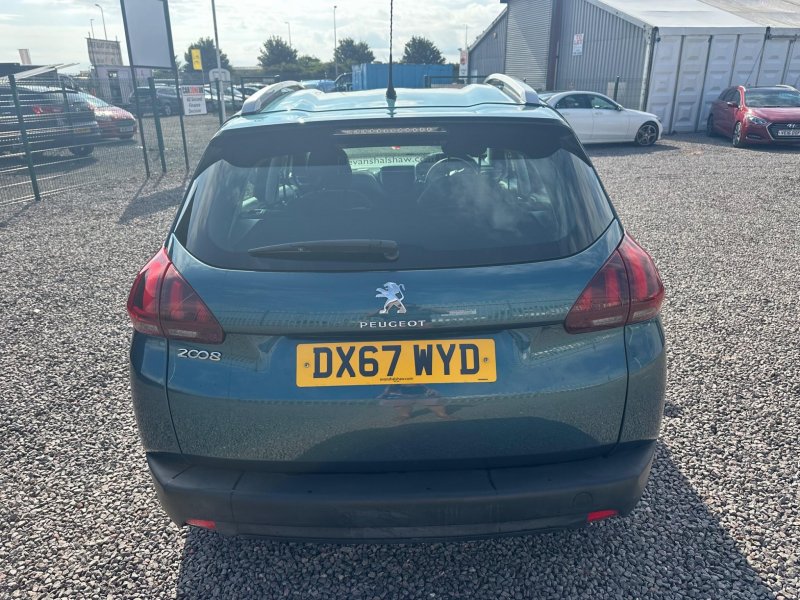 PEUGEOT 2008