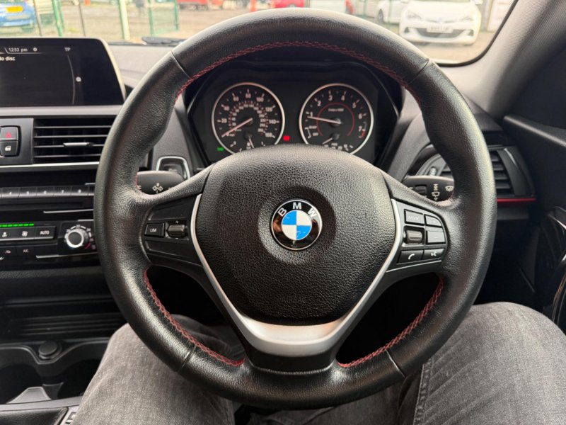 BMW 1 SERIES