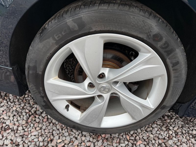VAUXHALL INSIGNIA