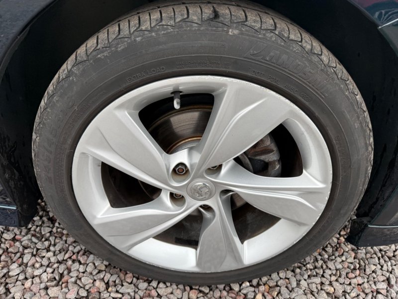 VAUXHALL INSIGNIA