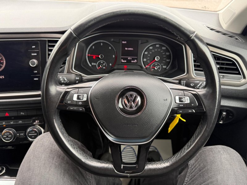 VOLKSWAGEN T-ROC