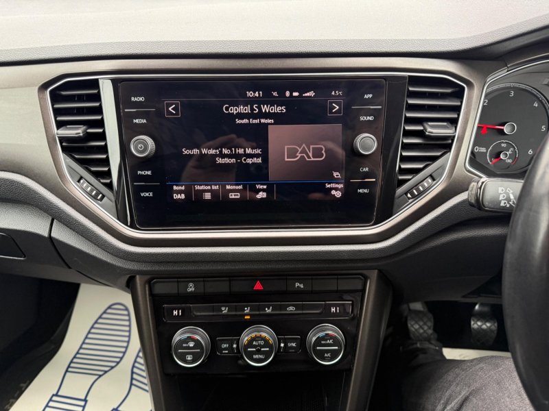 VOLKSWAGEN T-ROC