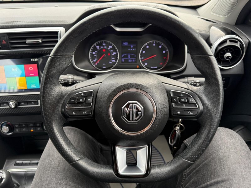 MG ZS